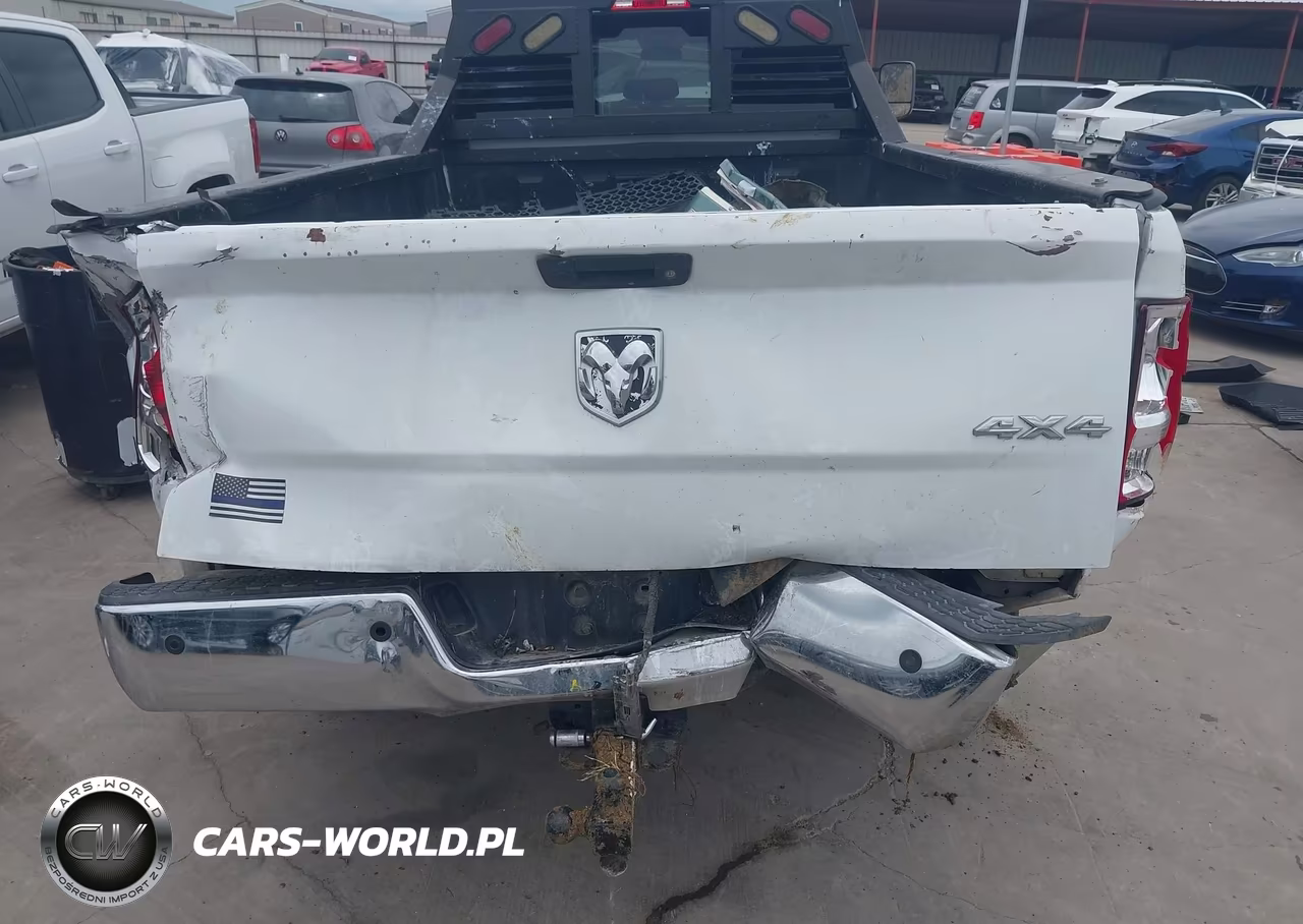 2018 Ram 2500 VIN:3C6UR5HL9JG326306 - 17