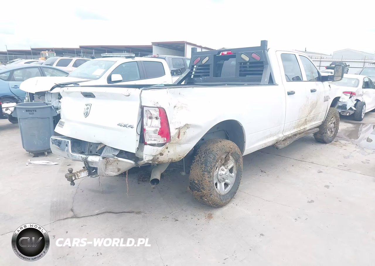 2018 Ram 2500 VIN:3C6UR5HL9JG326306 - 4