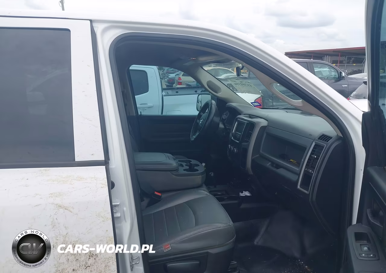 2018 Ram 2500 VIN:3C6UR5HL9JG326306 - 5