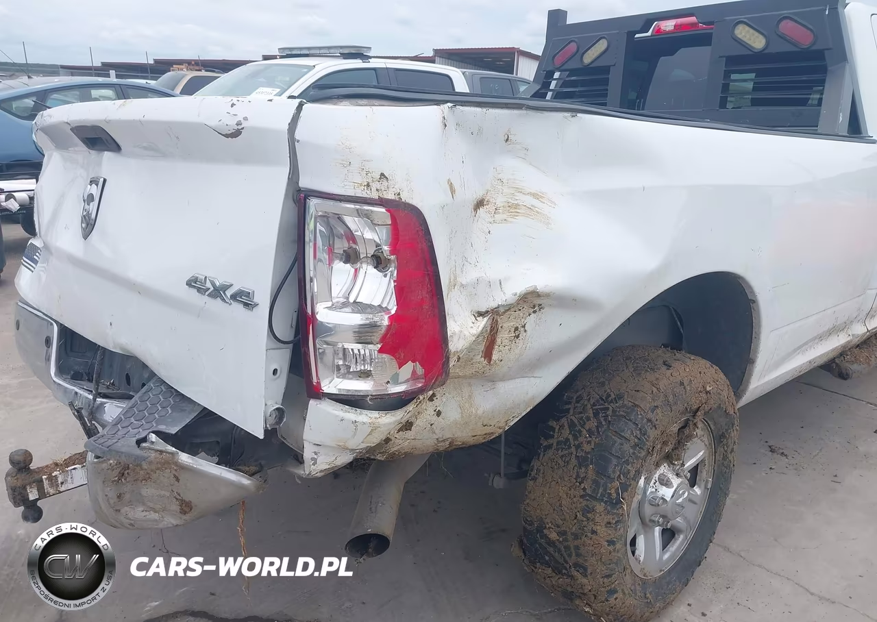 2018 Ram 2500 VIN:3C6UR5HL9JG326306 - 6