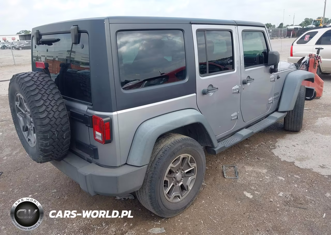 2013 Jeep Wrangler Unlimited Sport VIN:1C4BJWDG3DL585046 - 4