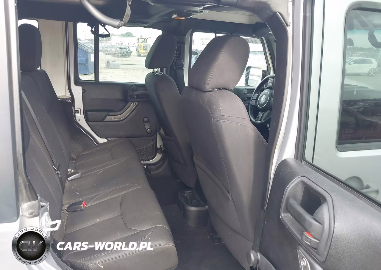 2013 Jeep Wrangler Unlimited Sport VIN:1C4BJWDG3DL585046 - 8