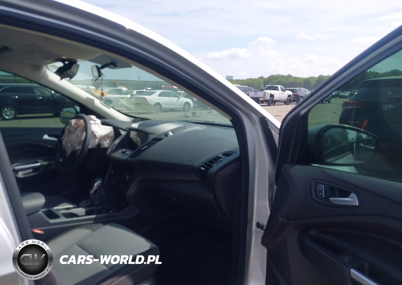 2019 Ford Escape Se VIN:1FMCU9GD0KUA97576 - 5