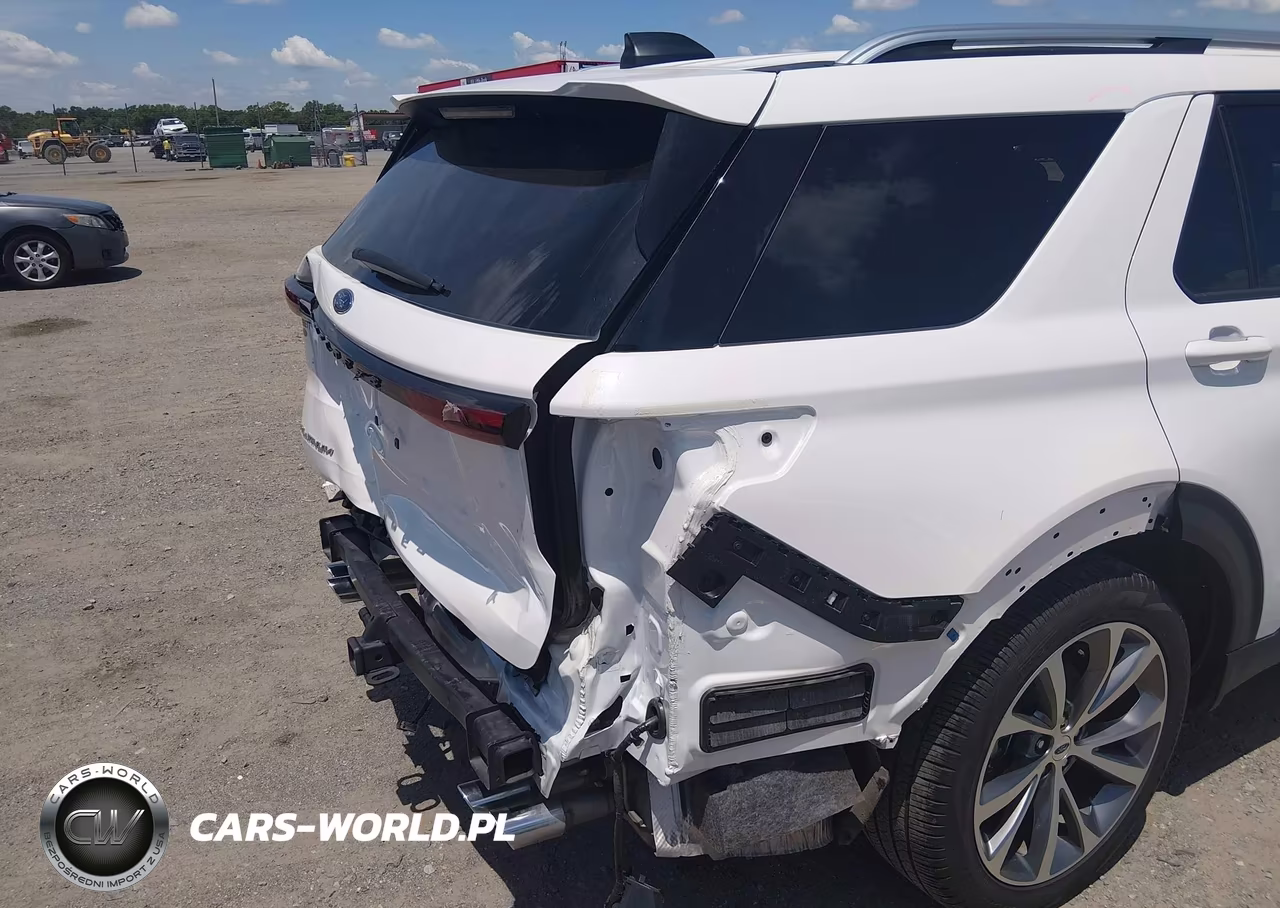 2025 Ford Explorer Platinum VIN:1FMWK7HC2SGA77616 - 18