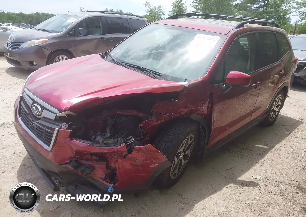 2019 Subaru Forester Premium VIN:JF2SKAGC3KH412797 - 2