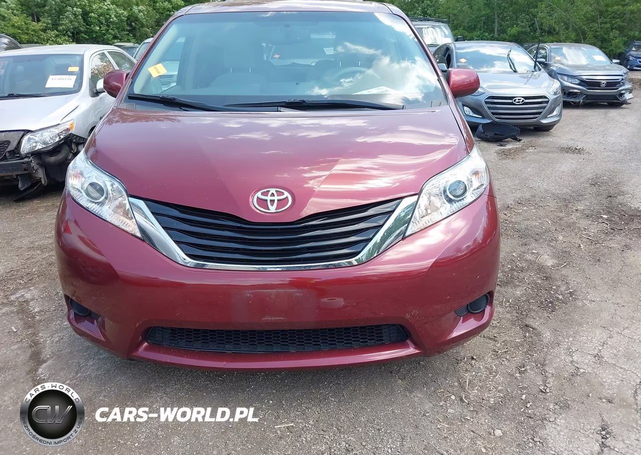 2011 Toyota Sienna Le V6 VIN:5TDKK3DC1BS080756 - 12