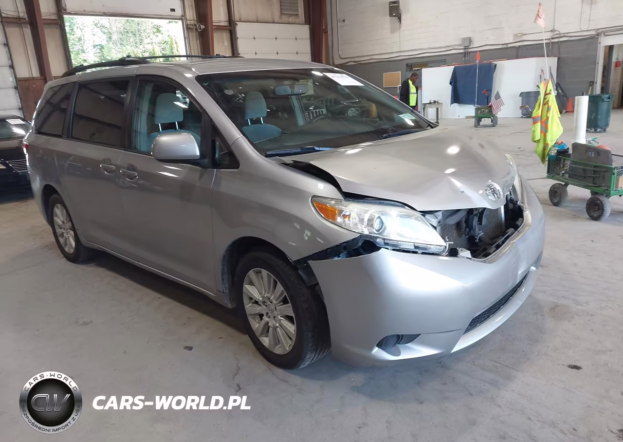 2015 Toyota Sienna Le 7 Passenger – zdjęcie 1 z 16