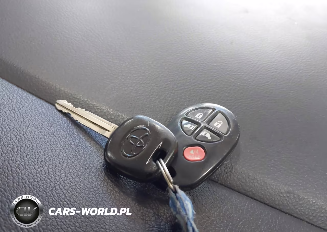 2015 Toyota Sienna Le 7 Passenger VIN:5TDJK3DC8FS094820 - 11