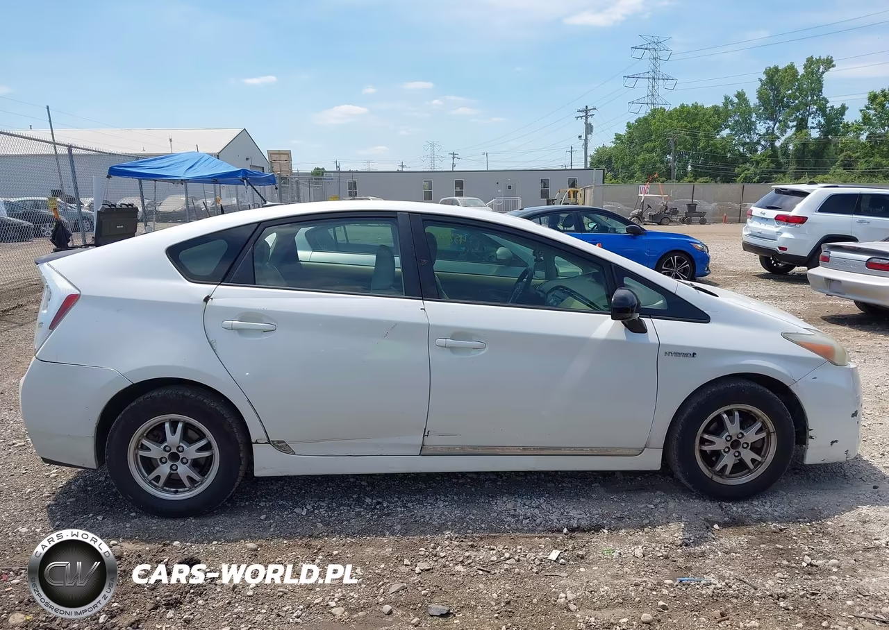 2011 Toyota Prius Two VIN:JTDKN3DU9B0283042 - 13