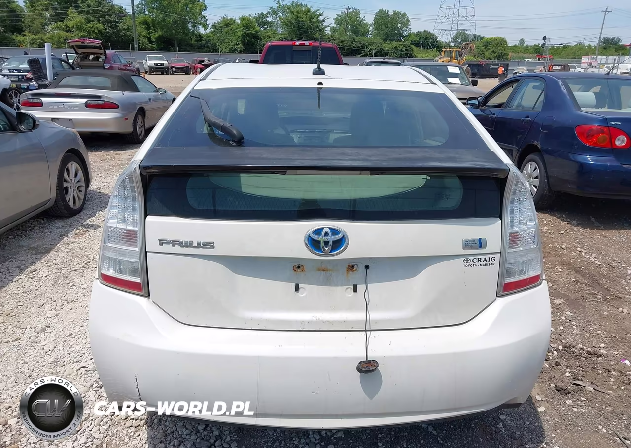 2011 Toyota Prius Two VIN:JTDKN3DU9B0283042 - 16