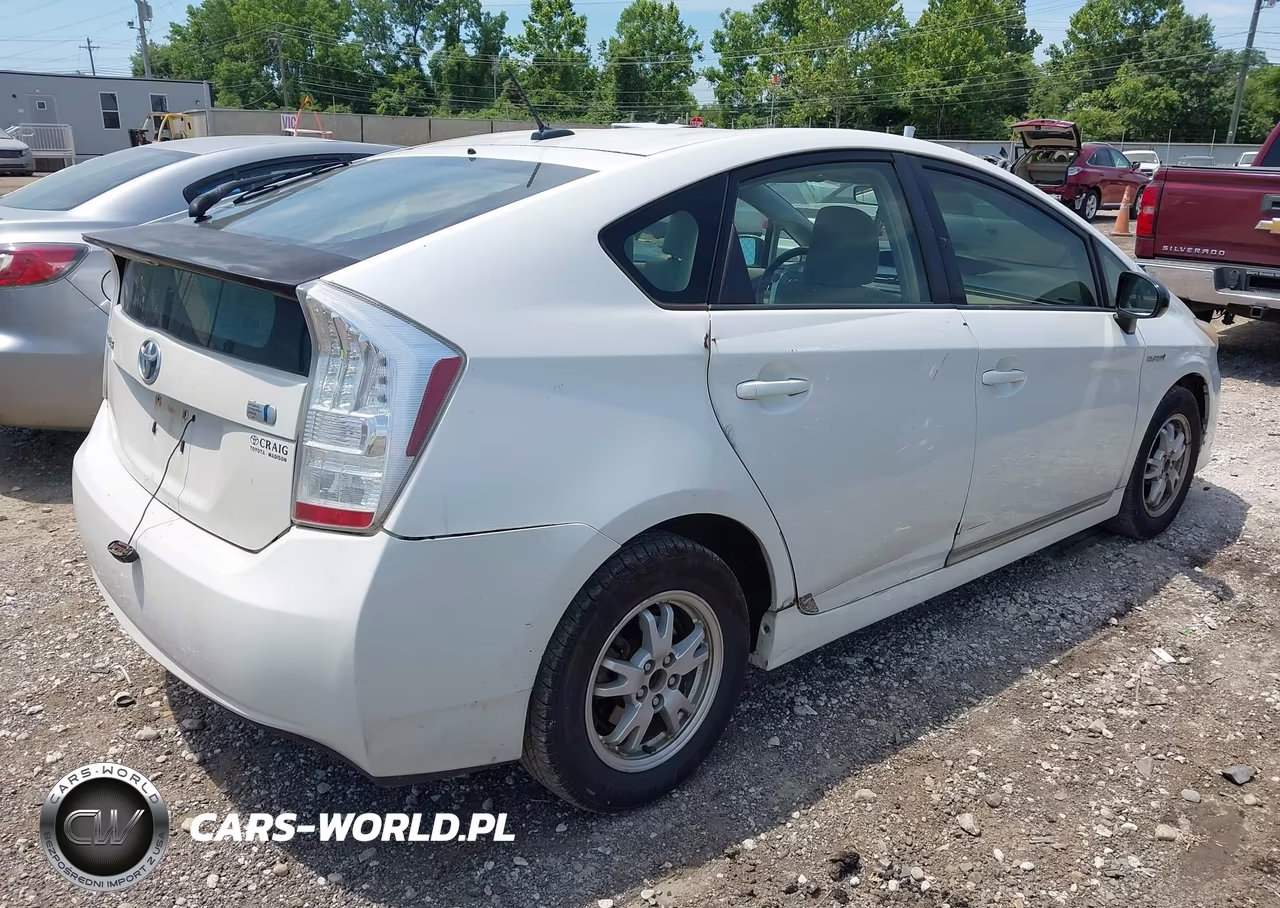 2011 Toyota Prius Two VIN:JTDKN3DU9B0283042 - 4