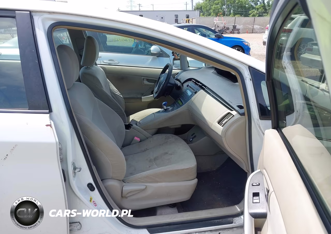 2011 Toyota Prius Two VIN:JTDKN3DU9B0283042 - 5