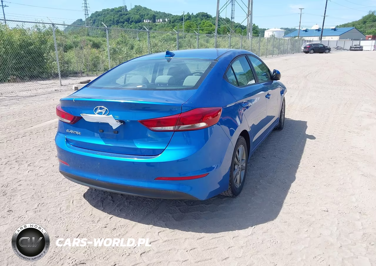 2017 Hyundai Elantra Se VIN:5NPD84LF3HH118494 - 4