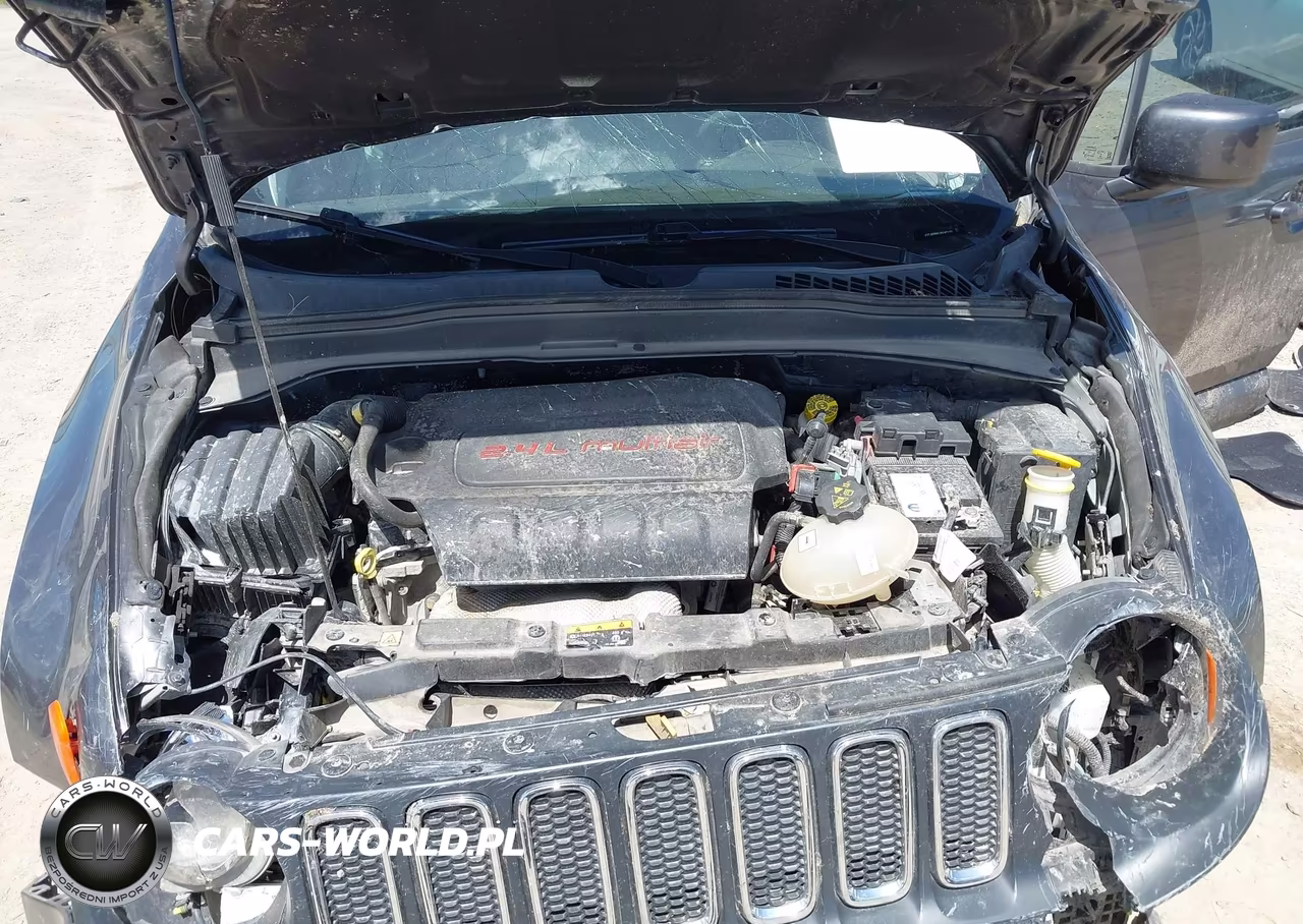 2018 Jeep Renegade Latitude 4X4 VIN:ZACCJBBB0JPG87173 - 10