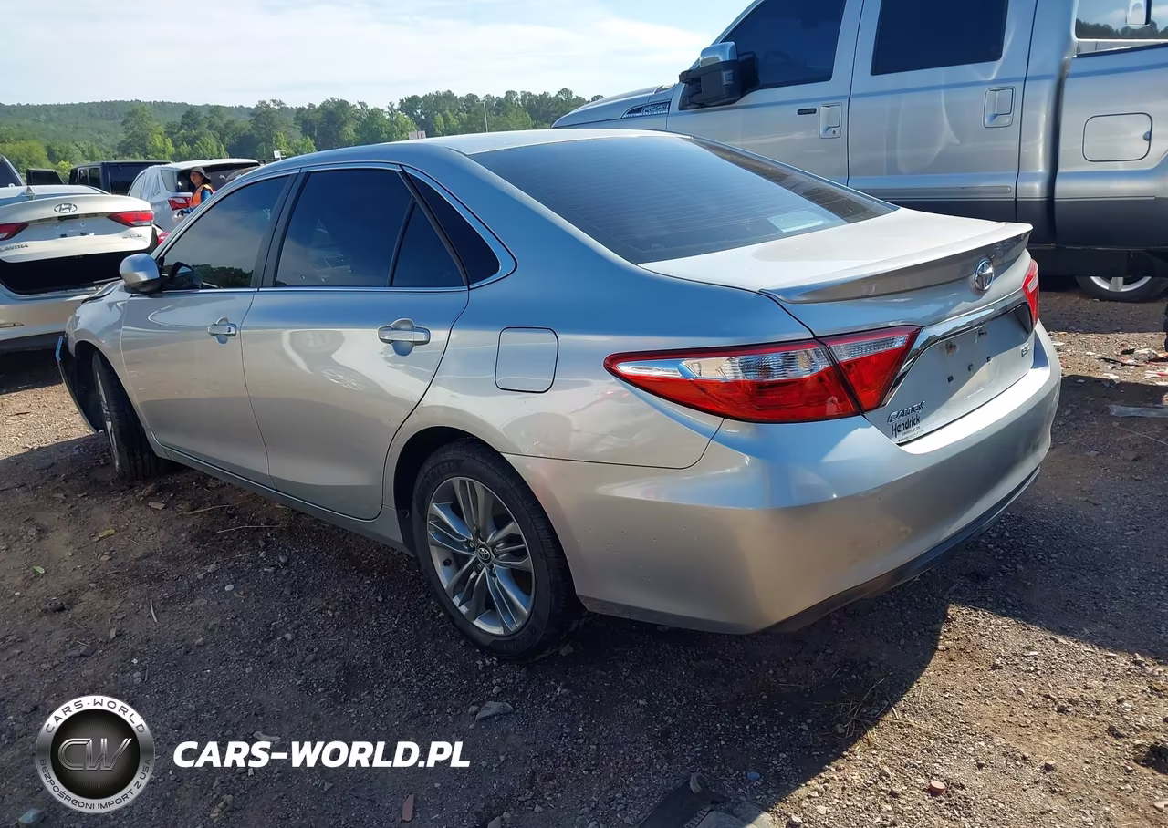 2016 Toyota Camry Se VIN:4T1BF1FK5GU202403 - 3