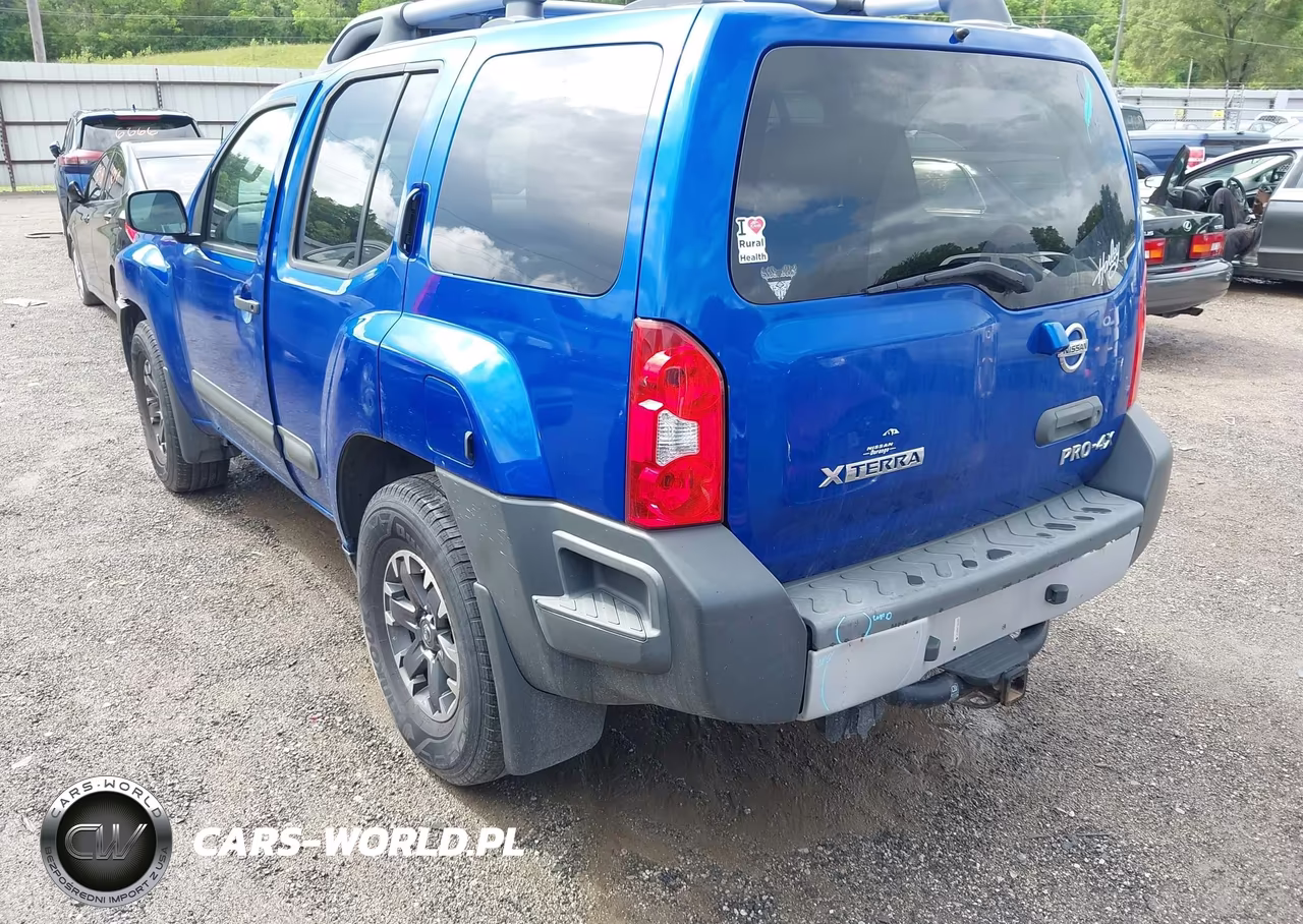 2015 Nissan Xterra Pro-4X VIN:5N1AN0NWXFN661805 - 3