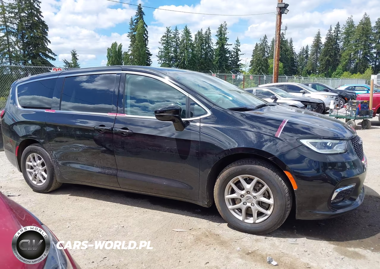 2024 Chrysler Pacifica Touring L VIN:2C4RC1BG3RR140335 - 14