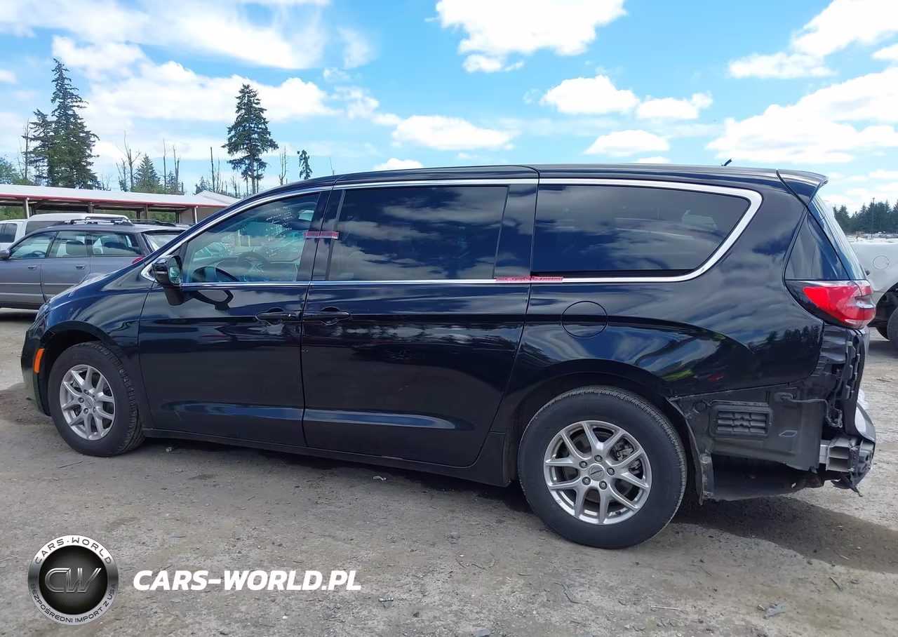 2024 Chrysler Pacifica Touring L VIN:2C4RC1BG3RR140335 - 15