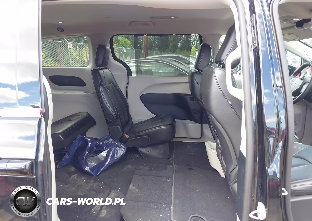 2024 Chrysler Pacifica Touring L VIN:2C4RC1BG3RR140335 - 8