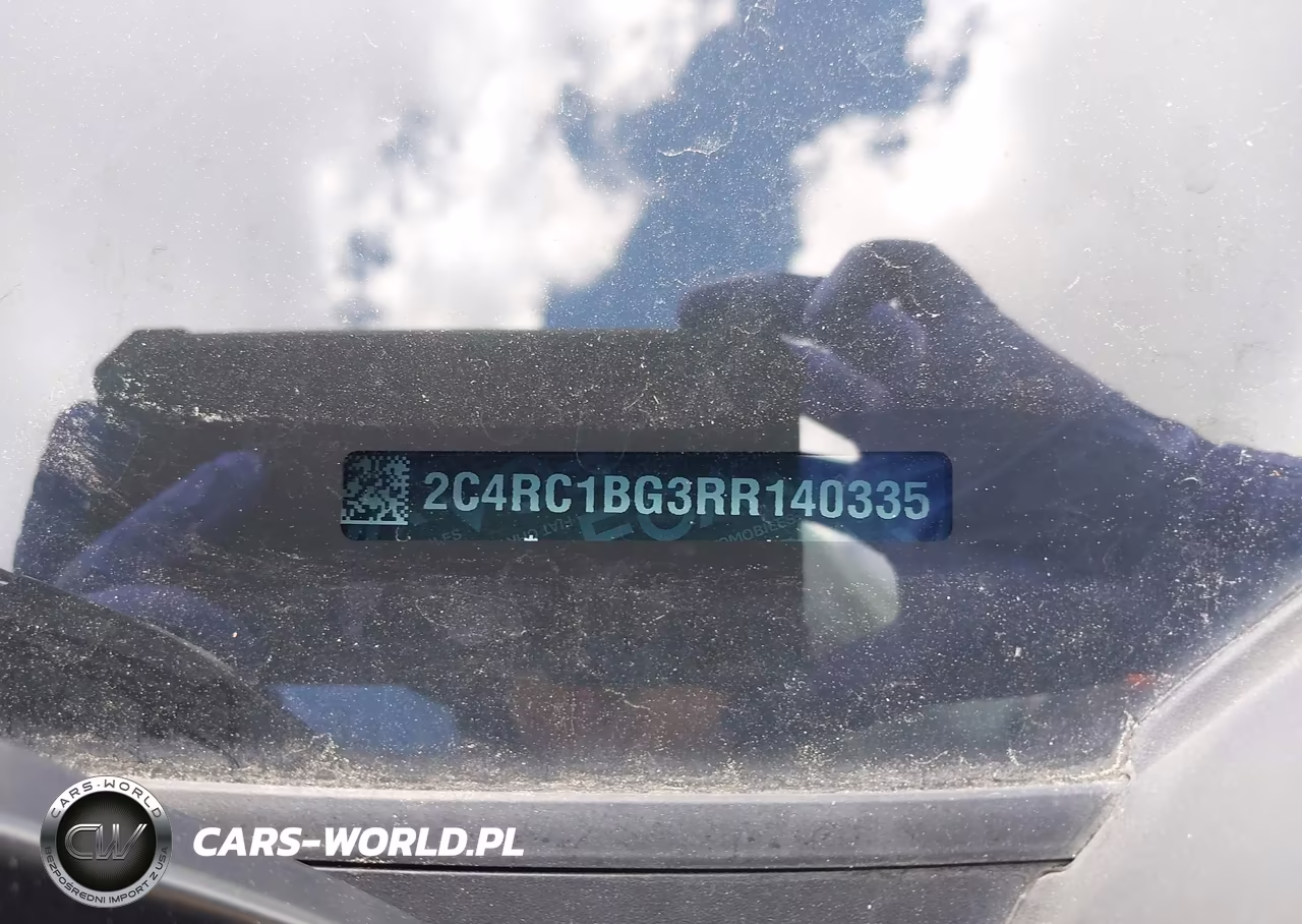 2024 Chrysler Pacifica Touring L VIN:2C4RC1BG3RR140335 - 9