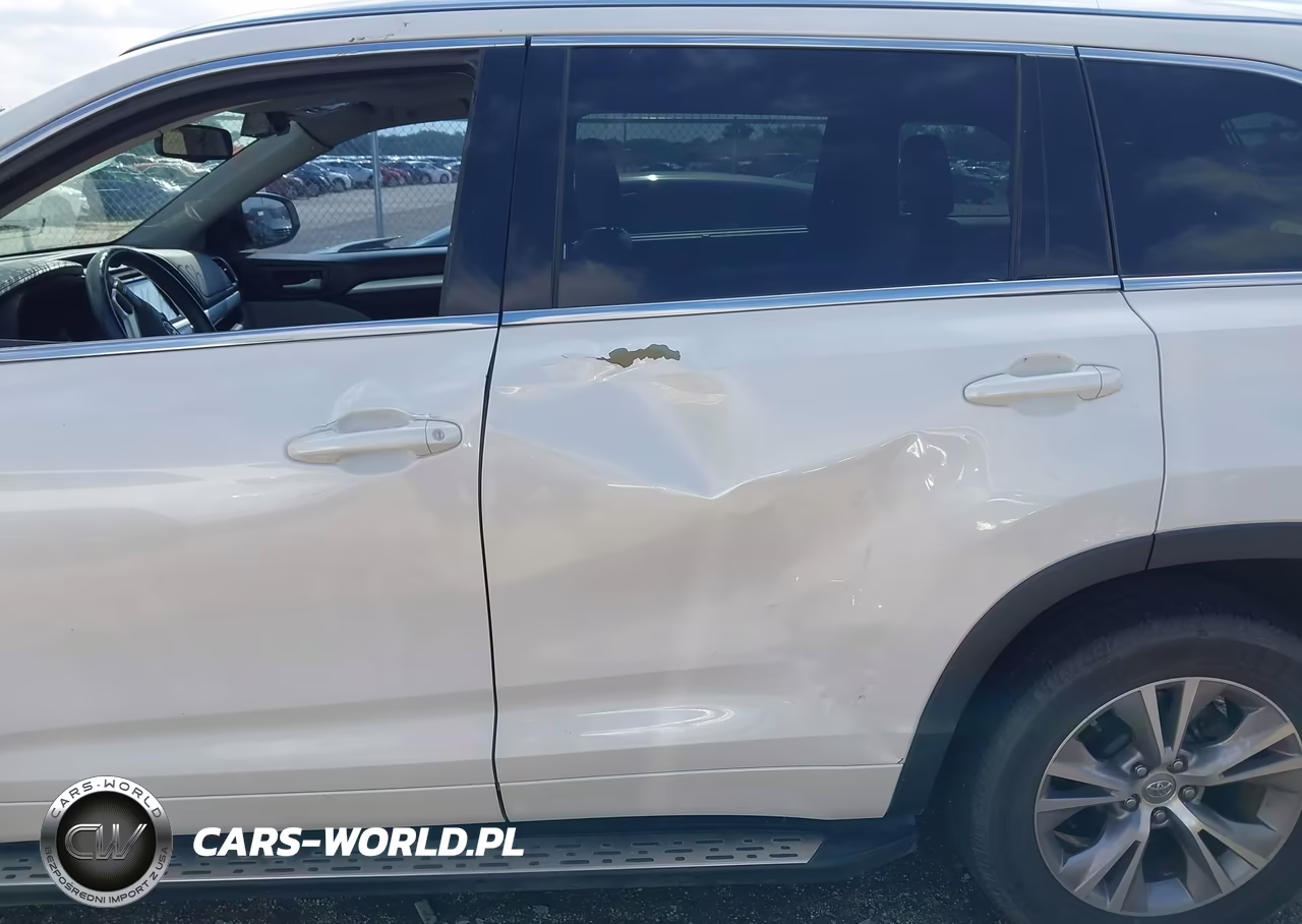 2015 Toyota Highlander Xle V6 VIN:5TDJKRFH5FS149655 - 13