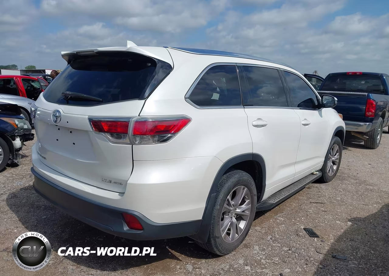 2015 Toyota Highlander Xle V6 VIN:5TDJKRFH5FS149655 - 4