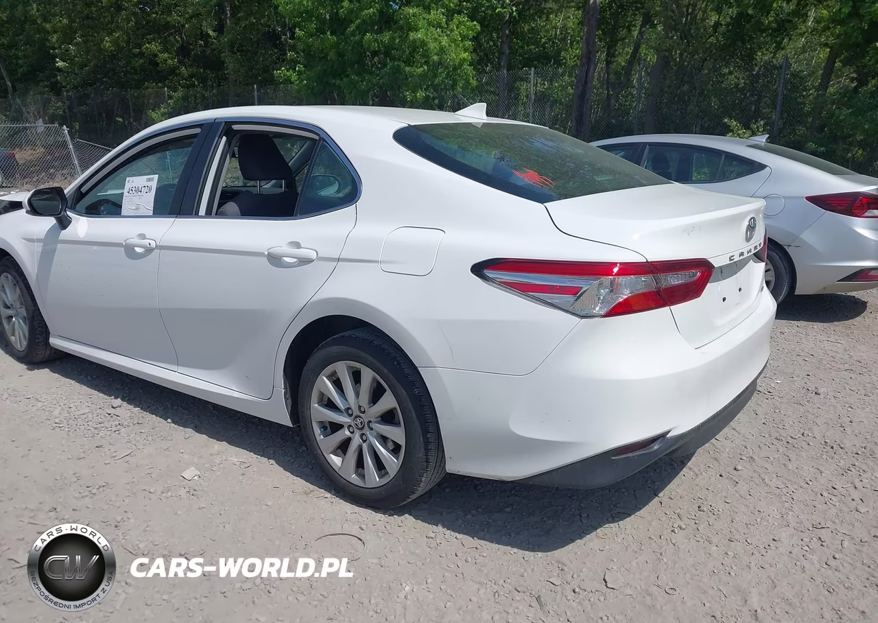 2020 Toyota Camry Le VIN:4T1C11AK1LU866962 - 3