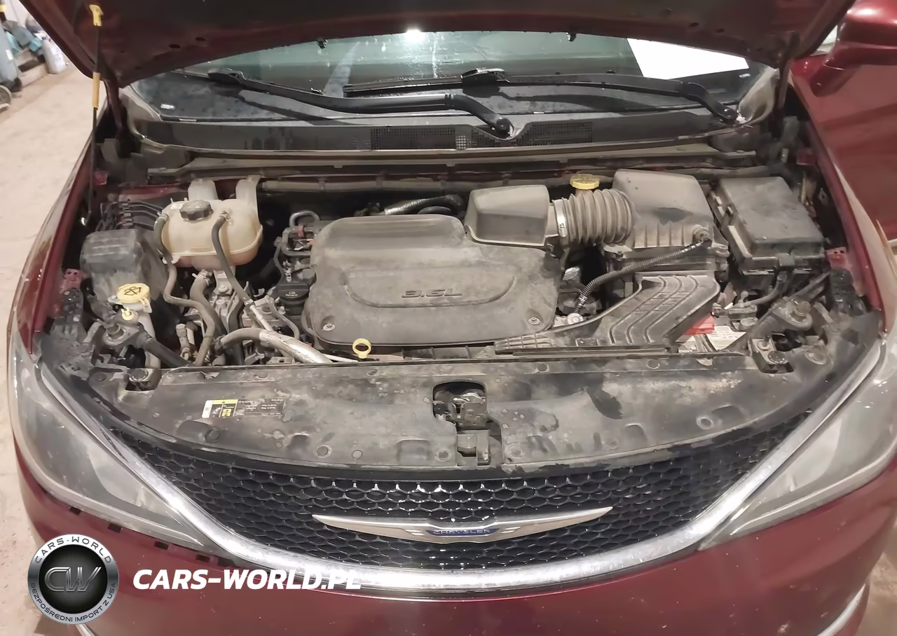 2019 Chrysler Pacifica Touring L VIN:2C4RC1BG7KR624773 - 10