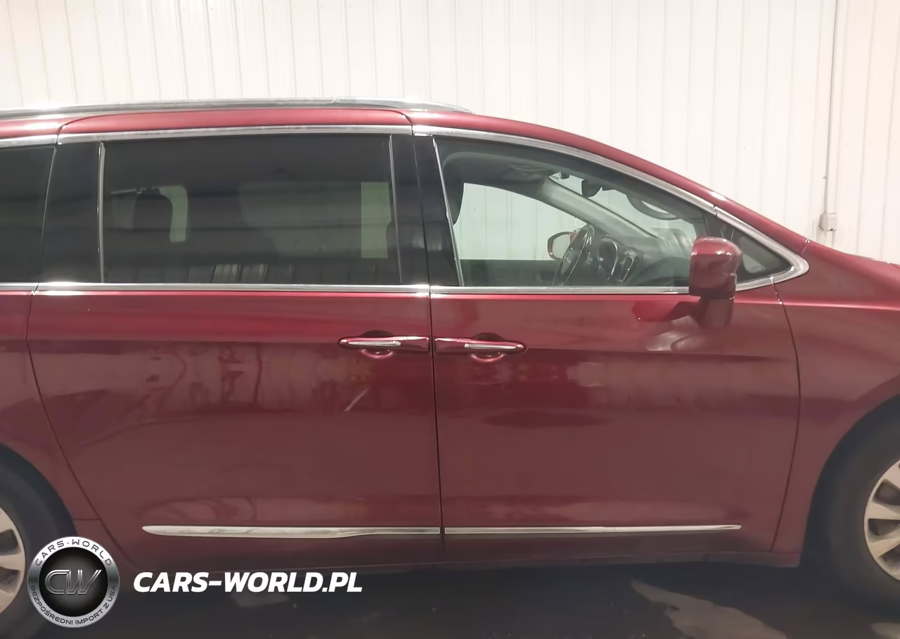 2019 Chrysler Pacifica Touring L VIN:2C4RC1BG7KR624773 - 13