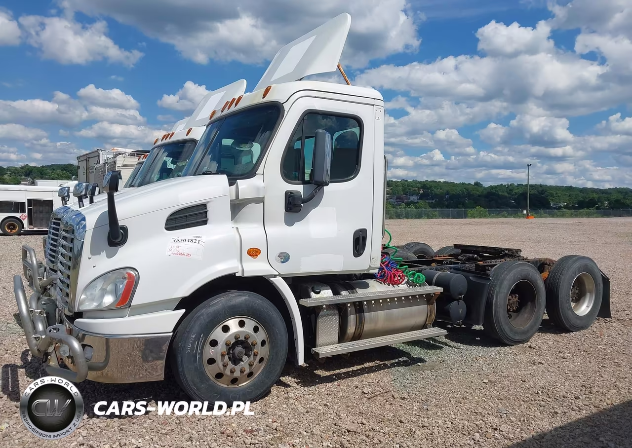 2015 Freightliner Cascadia 113 VIN:1FUJGBDV0FLBW4420 - 14