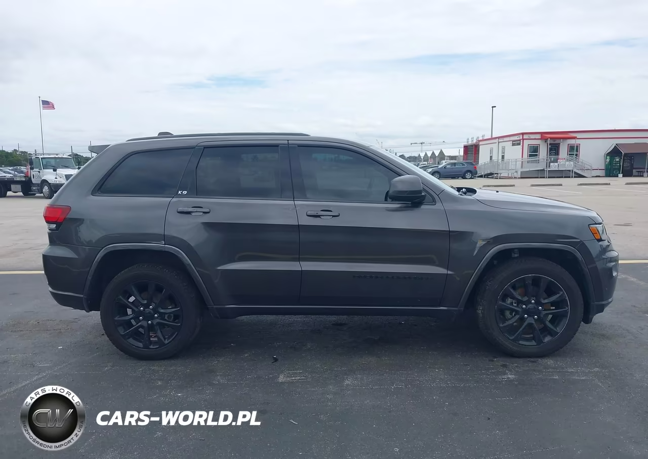 2020 Jeep Grand Cherokee Altitude 4X4 VIN:1C4RJFAG0LC148882 - 13