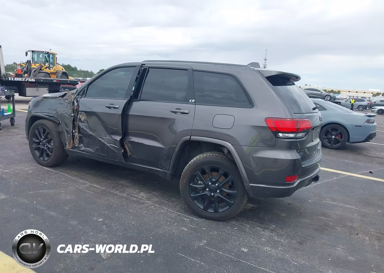 2020 Jeep Grand Cherokee Altitude 4X4 VIN:1C4RJFAG0LC148882 - 3