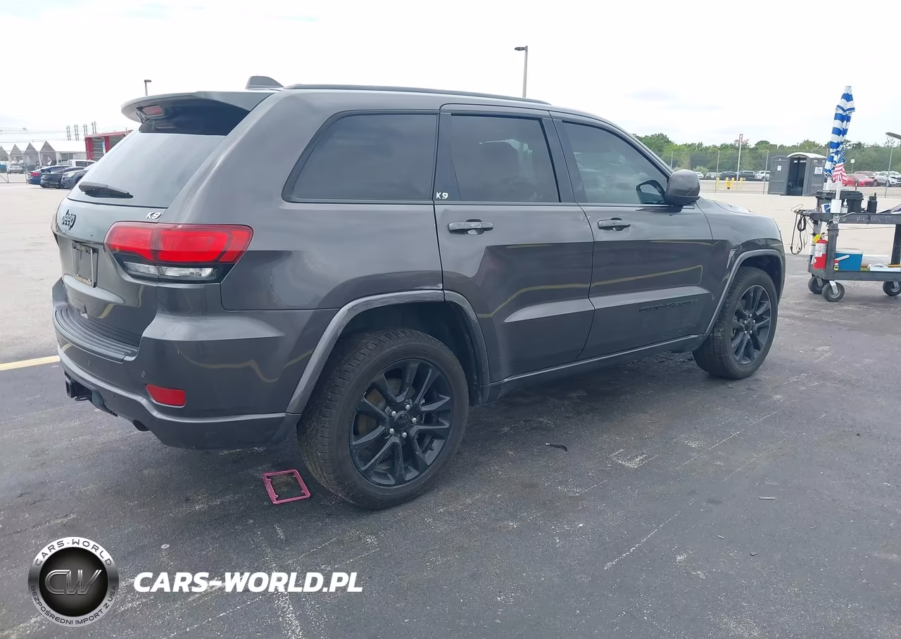 2020 Jeep Grand Cherokee Altitude 4X4 VIN:1C4RJFAG0LC148882 - 4