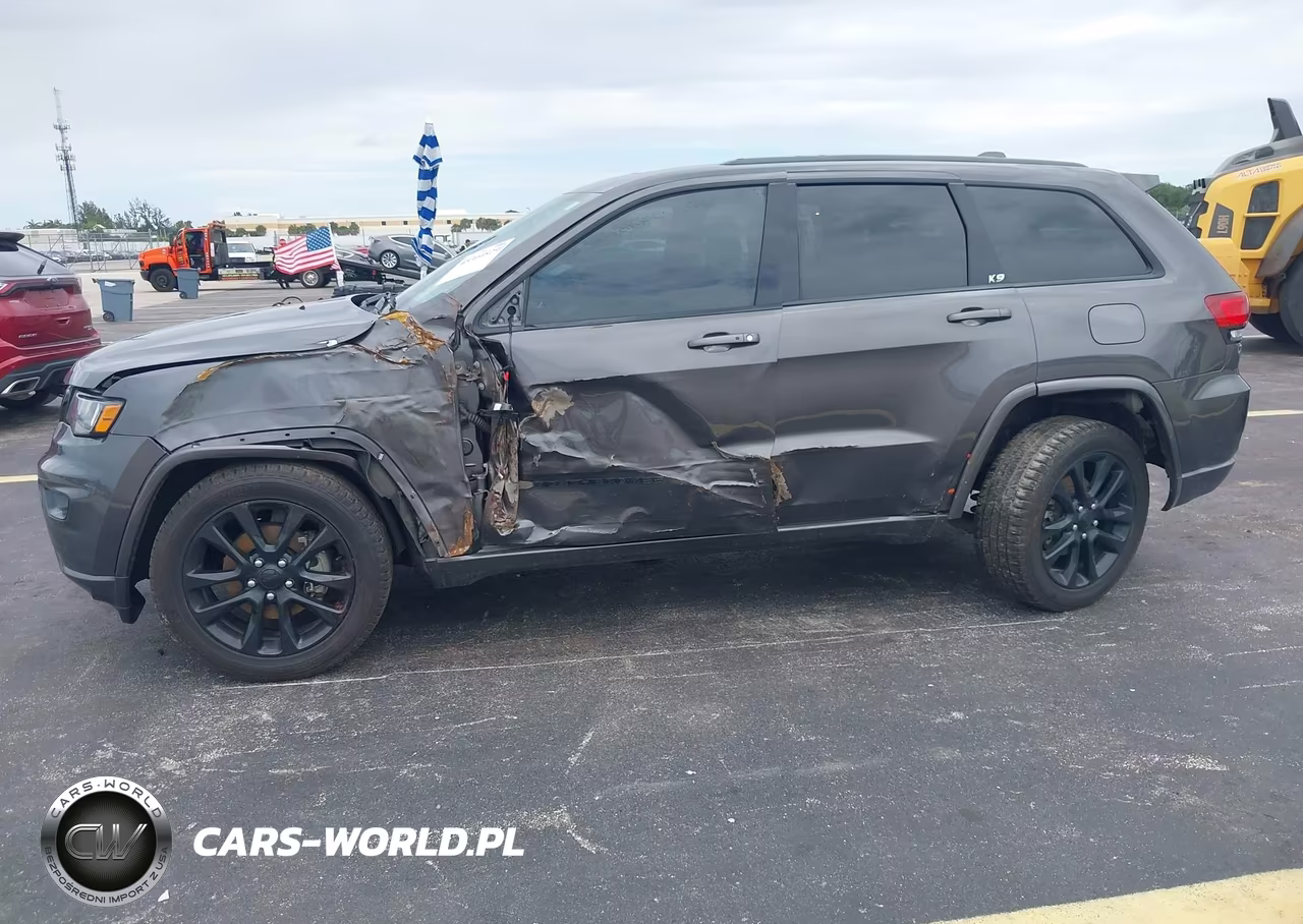 2020 Jeep Grand Cherokee Altitude 4X4 VIN:1C4RJFAG0LC148882 - 6