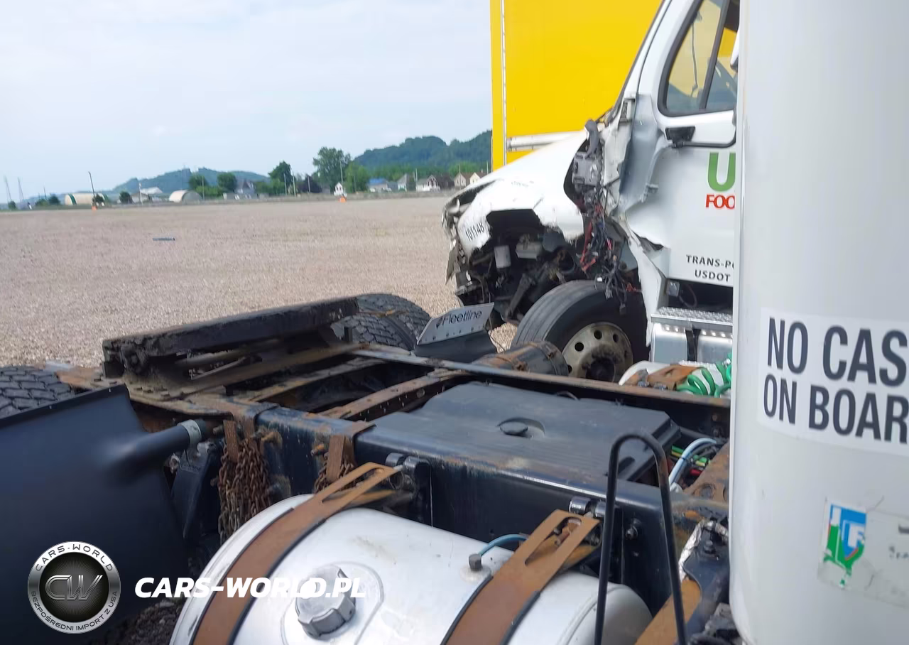 2012 Freightliner Cascadia 113 VIN:1FUBGADV6CSBS4861 - 6