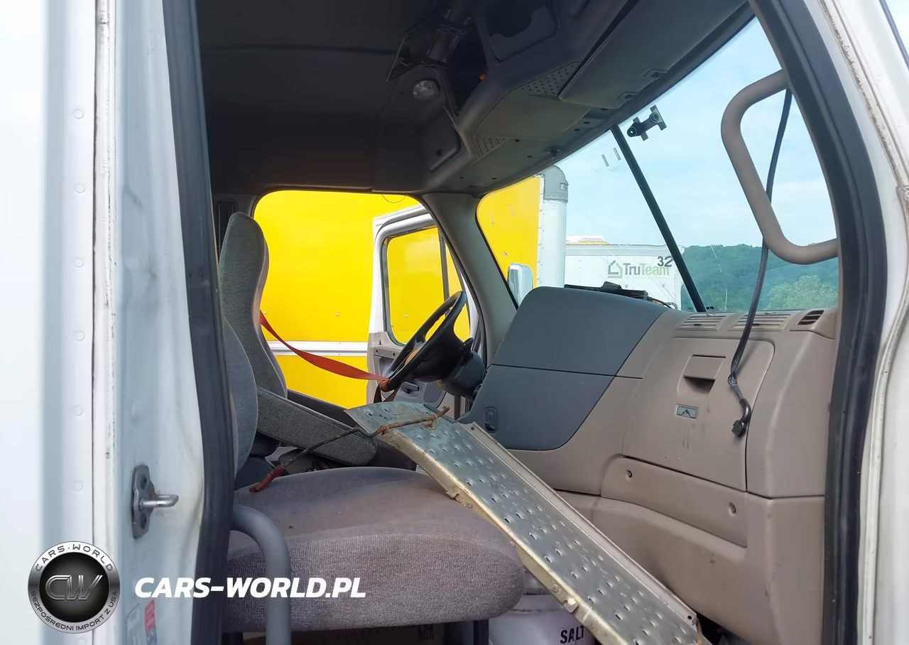 2012 Freightliner Cascadia 113 VIN:1FUBGADV6CSBS4861 - 7