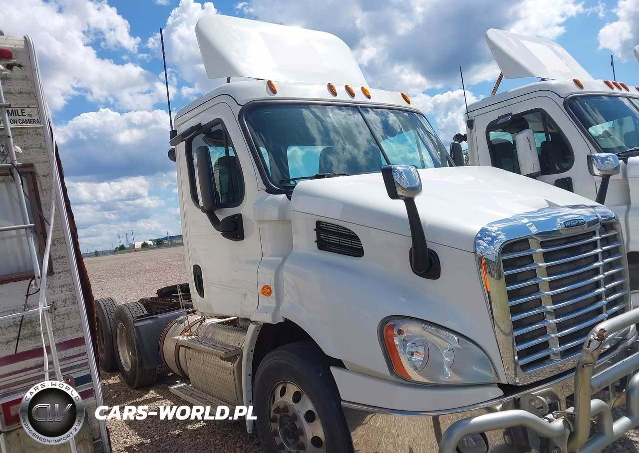 2015 Freightliner Cascadia 113 VIN:1FUJGBDV2FLBW4421 - 13