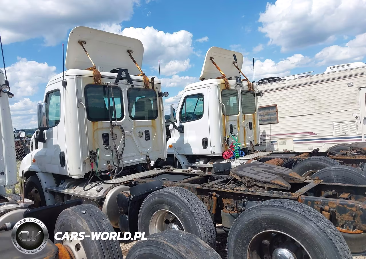 2013 Freightliner Cascadia 113 VIN:1FUJGBDV9DLBW4073 - 14
