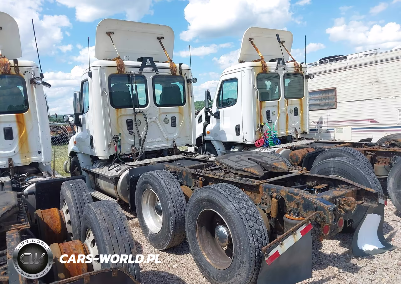 2013 Freightliner Cascadia 113 VIN:1FUJGBDV9DLBW4073 - 3