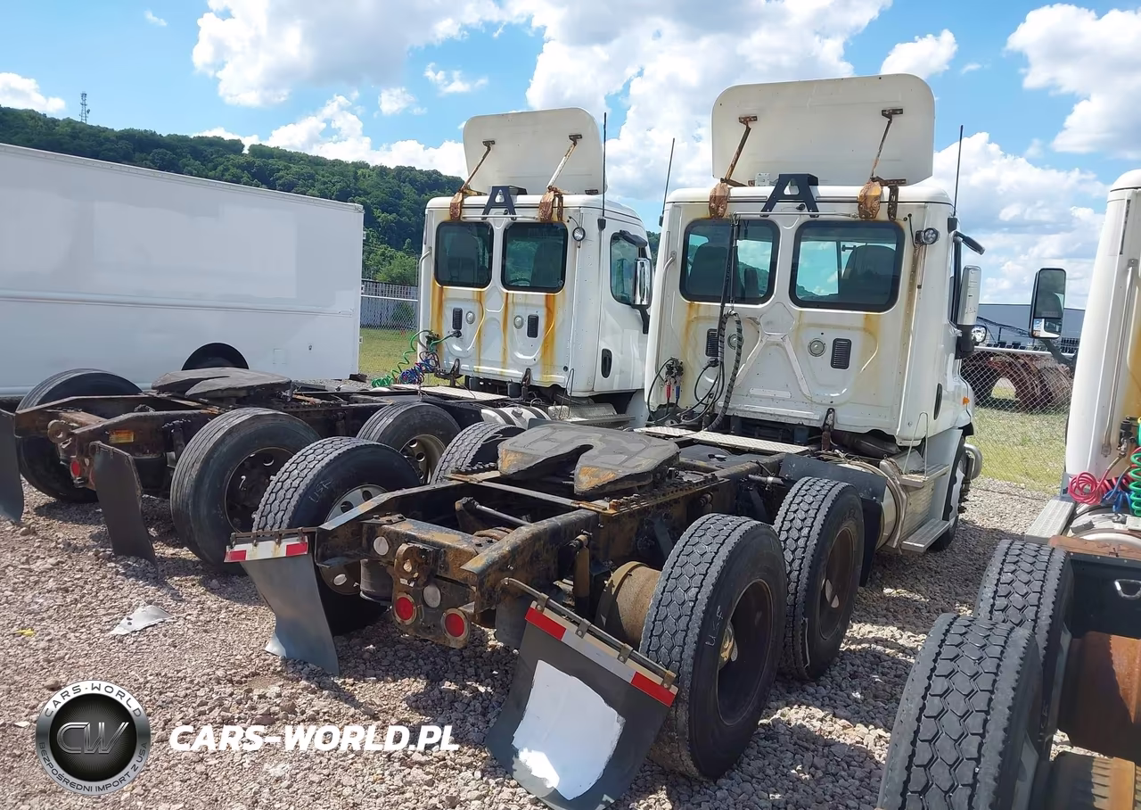 2013 Freightliner Cascadia 113 VIN:1FUJGBDV9DLBW4073 - 4