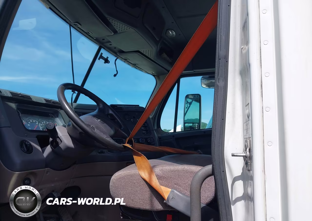 2013 Freightliner Cascadia 113 VIN:1FUJGBDV9DLBW4073 - 7