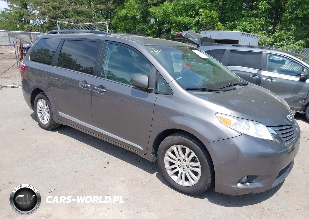 2017 Toyota Sienna Xle 8 Passenger – zdjęcie 1 z 11