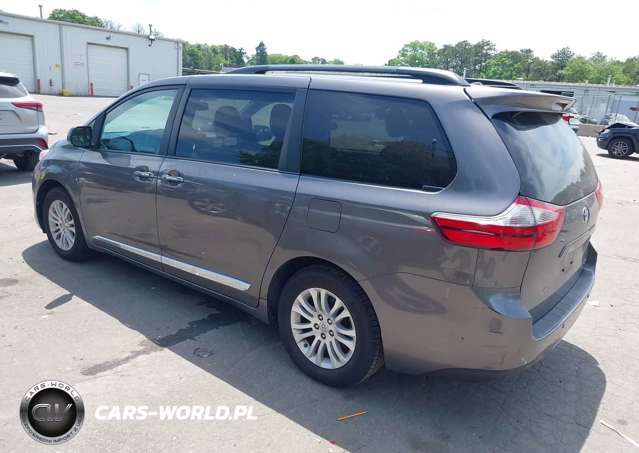 2017 Toyota Sienna Xle 8 Passenger VIN:5TDYZ3DC3HS839017 - 3