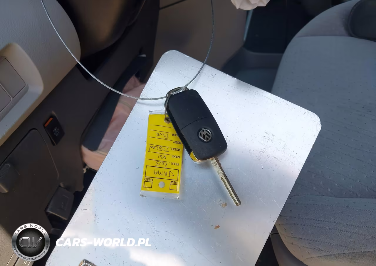 2020 Toyota Sienna Le VIN:5TDJZ3DCXLS245244 - 11