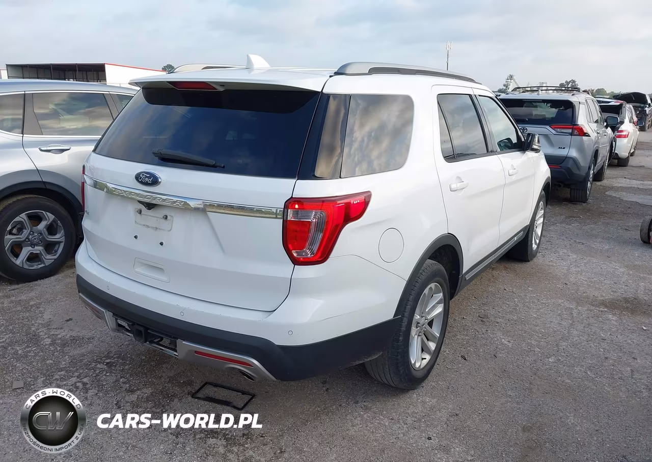 2017 Ford Explorer Xlt VIN:1FM5K7D88HGD40374 - 4