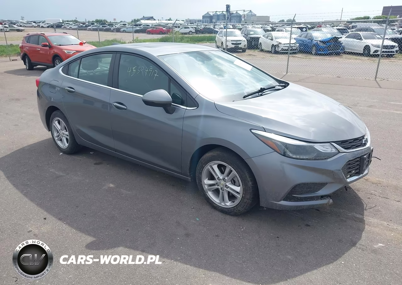 2018 Chevrolet Cruze Lt Auto – zdjęcie 1 z 17