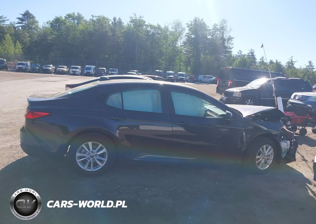 2026 Toyota Camry Le VIN:4T1DBADK4TU040247 - 14