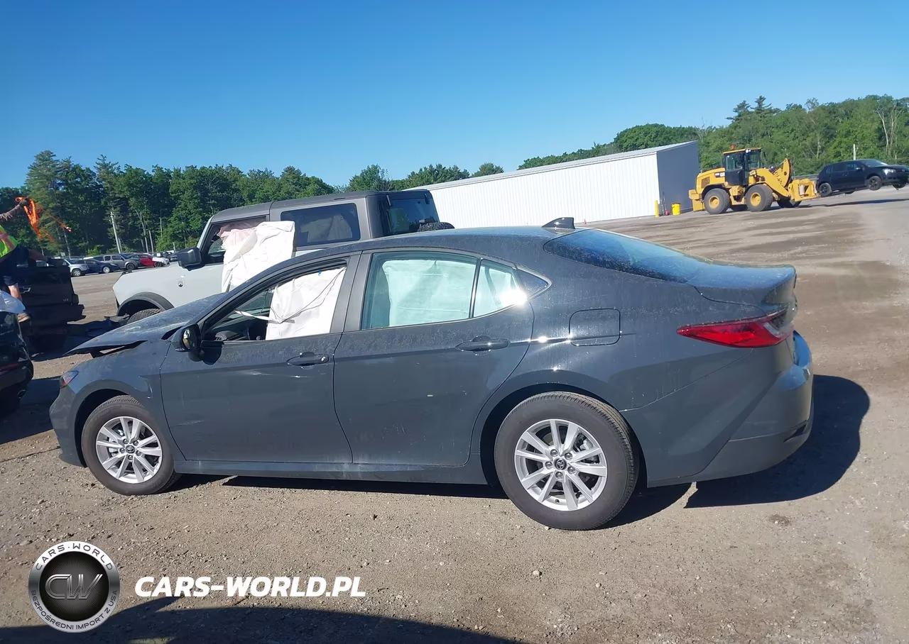 2026 Toyota Camry Le VIN:4T1DBADK4TU040247 - 15