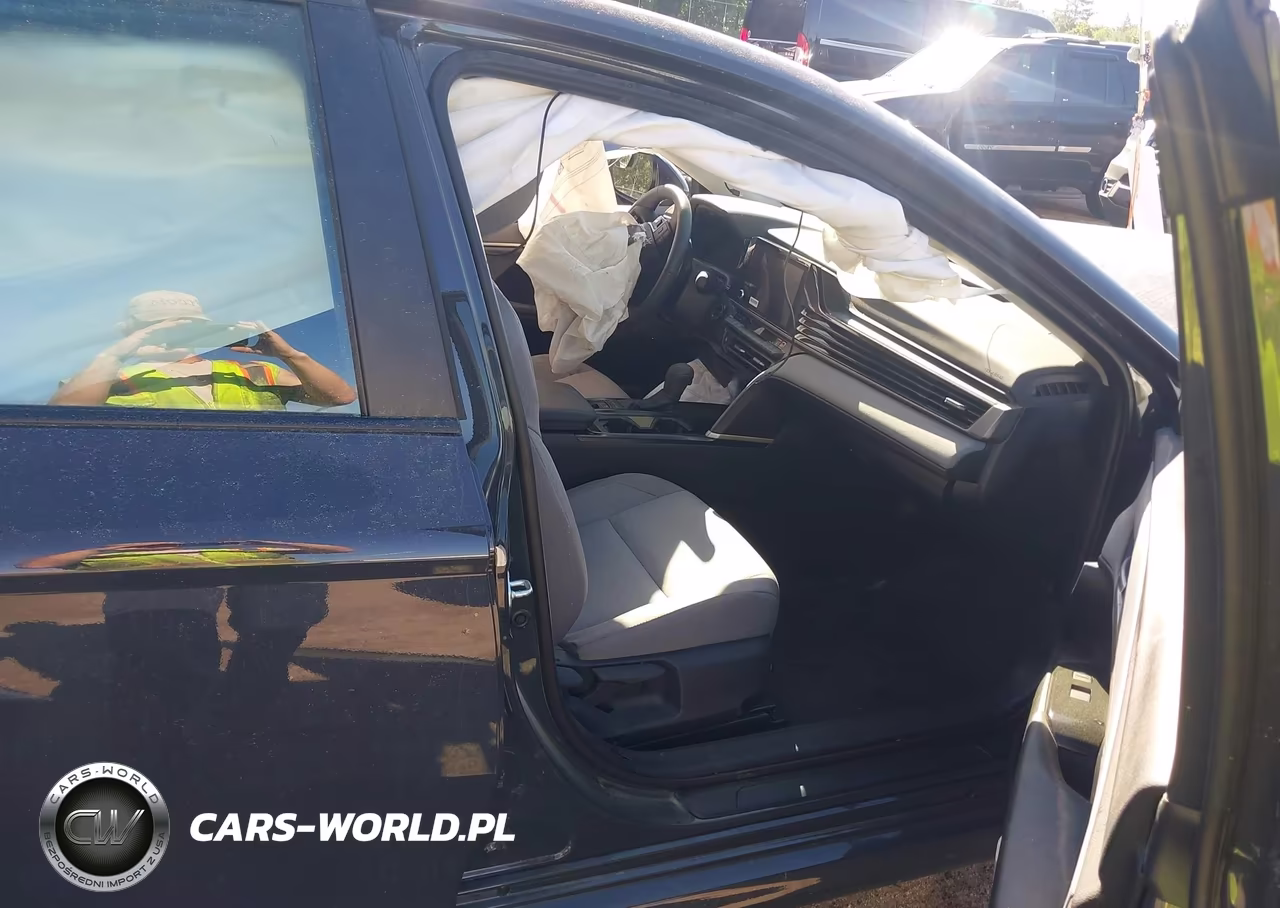2026 Toyota Camry Le VIN:4T1DBADK4TU040247 - 5