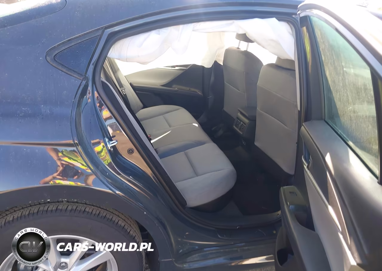 2026 Toyota Camry Le VIN:4T1DBADK4TU040247 - 8